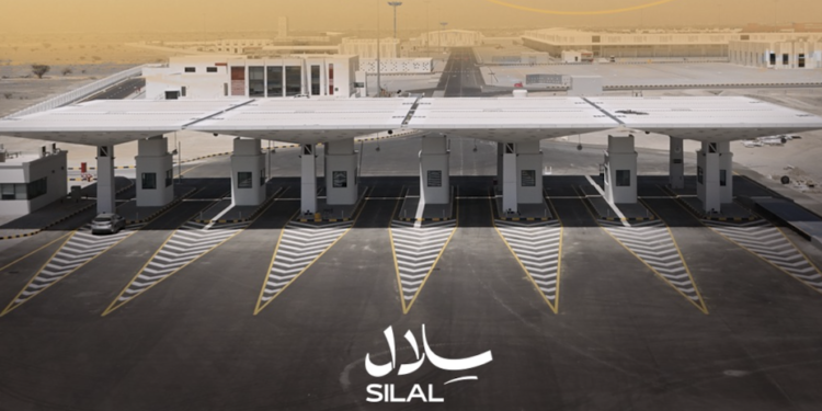 بعد يومٍ من افتتاحه: سوق “سلال” يشهد اكتظاظًا مروريًّا في الشوارع والمواقف.. ويصدر بيانه الأول